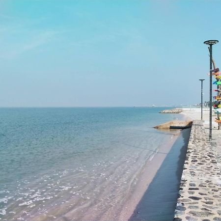 Beach Walk Boutique Resort Bangsaen Eksteriør billede