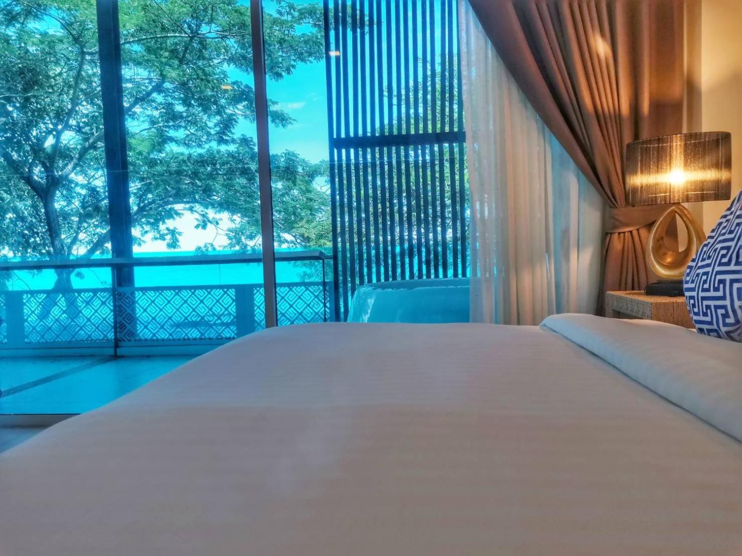 Beach Walk Boutique Resort Bangsaen Værelse billede