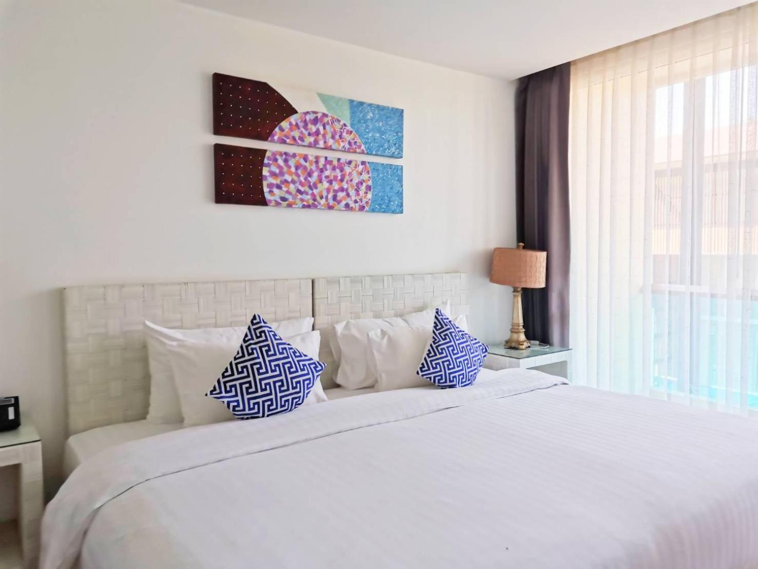 Beach Walk Boutique Resort Bangsaen Værelse billede